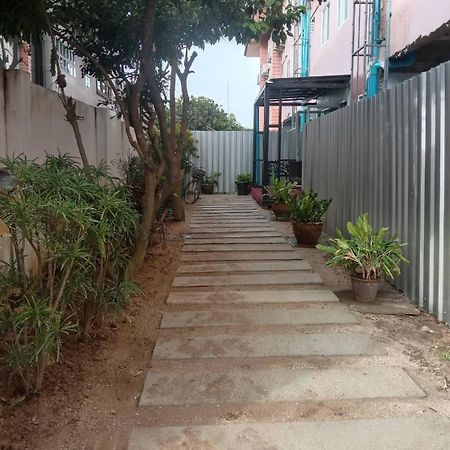 Khunyuw Hotel Fang Exterior foto